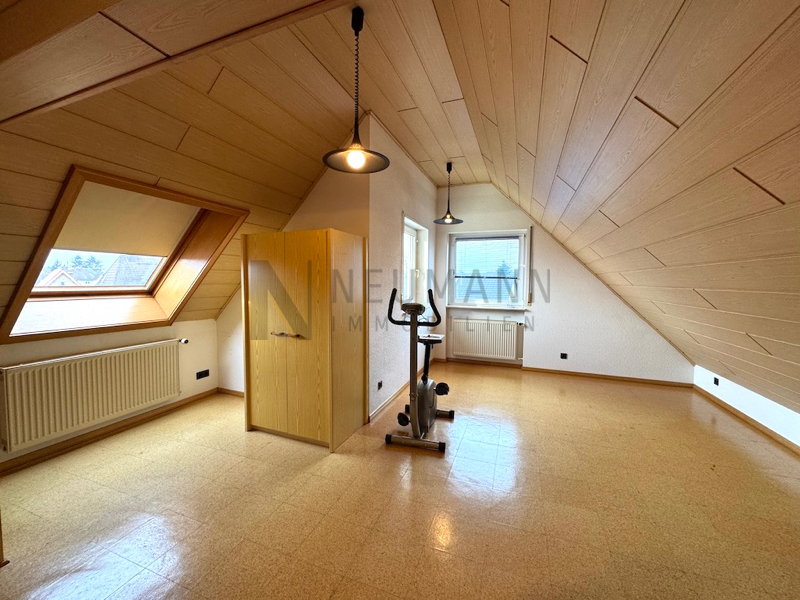 Großes Mehrfamilienhaus mit Garten in schöner Lage von Mörfelden