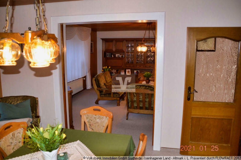 *** GROSSES HAUS - GEPFLEGT - GROSSER GARTEN - GARAGE ***