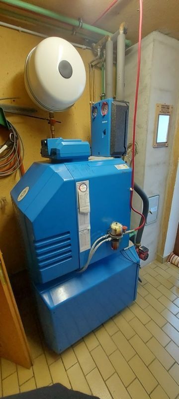 Einfamilienhaus in Alleinlage mit großem Grundstück und eigenem Wald