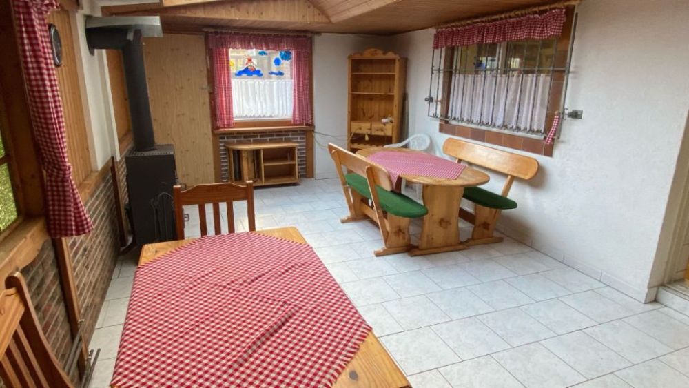 Einfamilienhaus mit Einliegerwohnung in ruhiger Ortslage