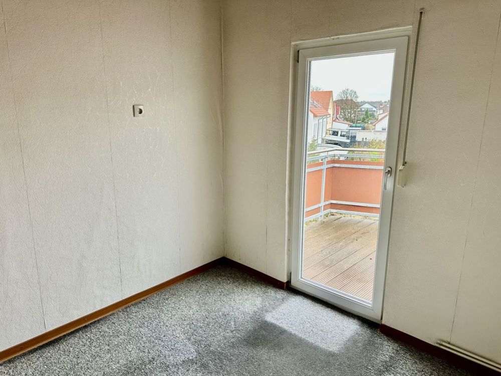 Charmante, gepflegte Immobilie mit Potenzial
Garagen, Carport und Garten