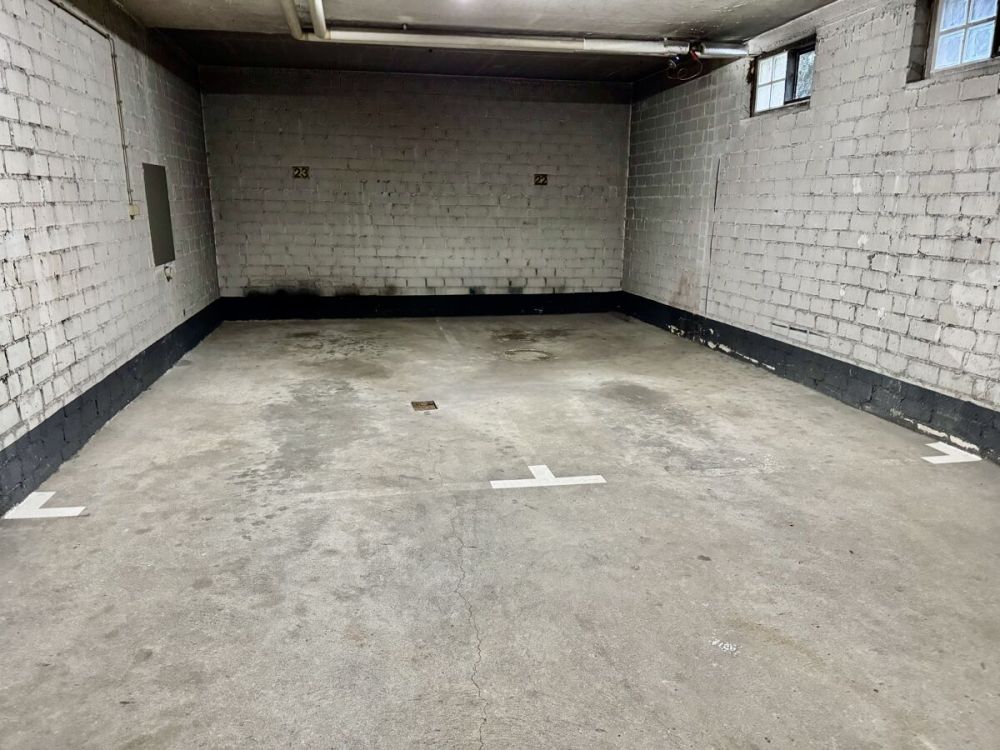 Tiefgaragenstellplatz