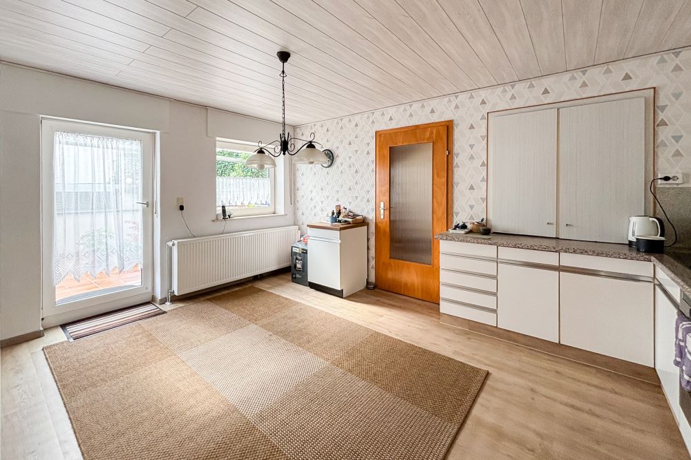 Sofort bezugsfrei – Attraktives Zweifamilienhaus für Familie und Generationen in Reinheim