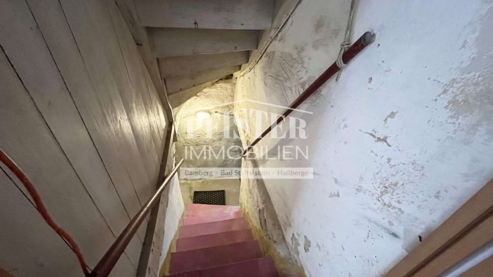 Großzügiges Sanierungsobjekt mit viel Entwicklungspotenzial in Hallstadt