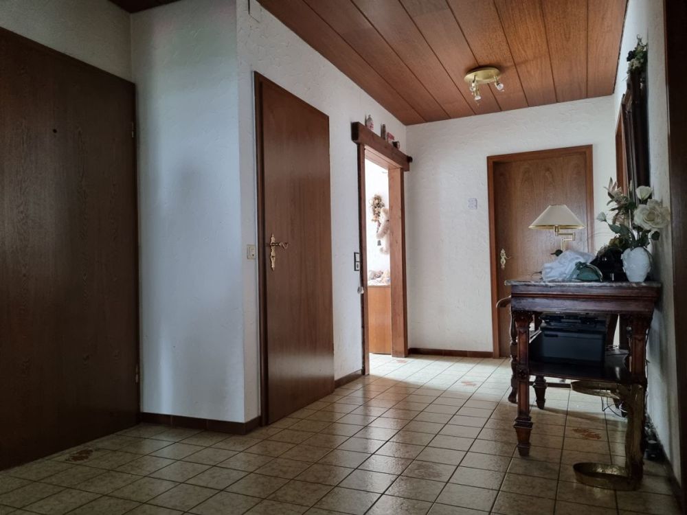 Zweifamilienhaus mit weiterer Ausbaumöglichkeit!