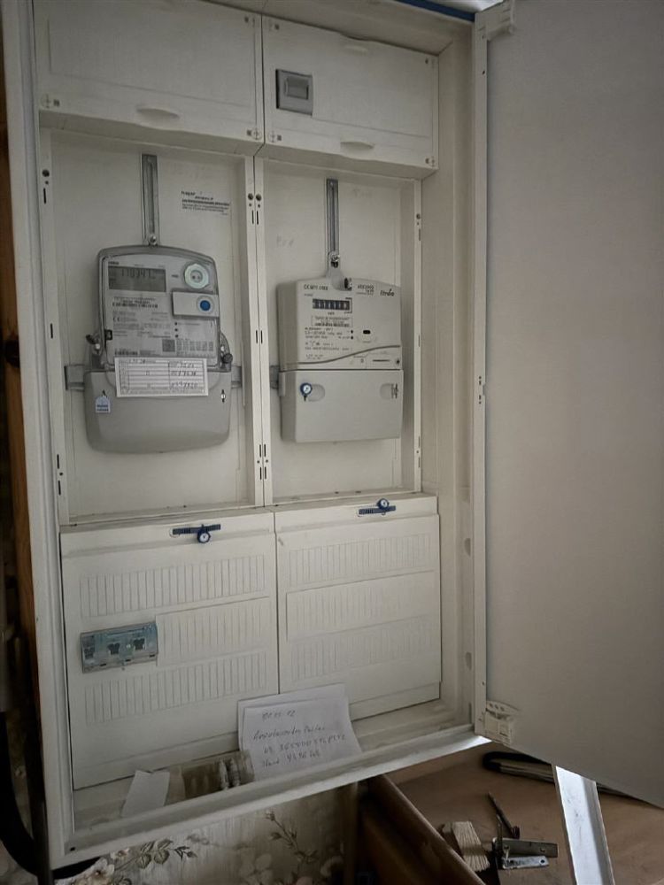 Altes Haus mit riesigen Lagerflächen