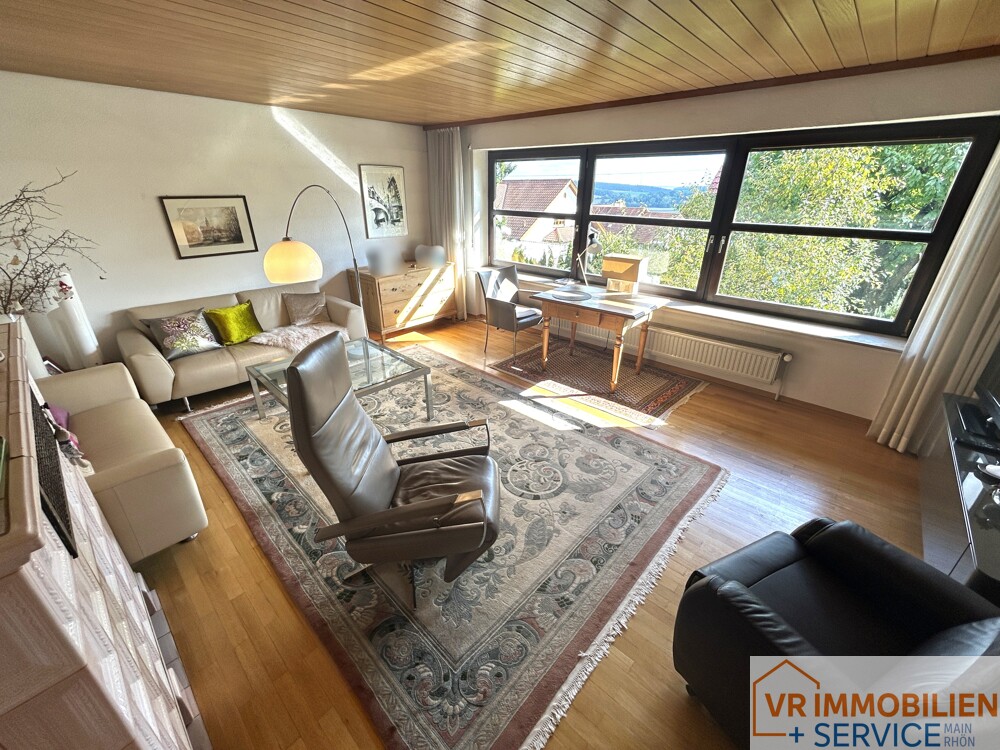 Ihre grüne Oase in 97638 Mellrichstadt ! Einfamilienhaus mit Doppelgarage und traumhaftem Grundstück!