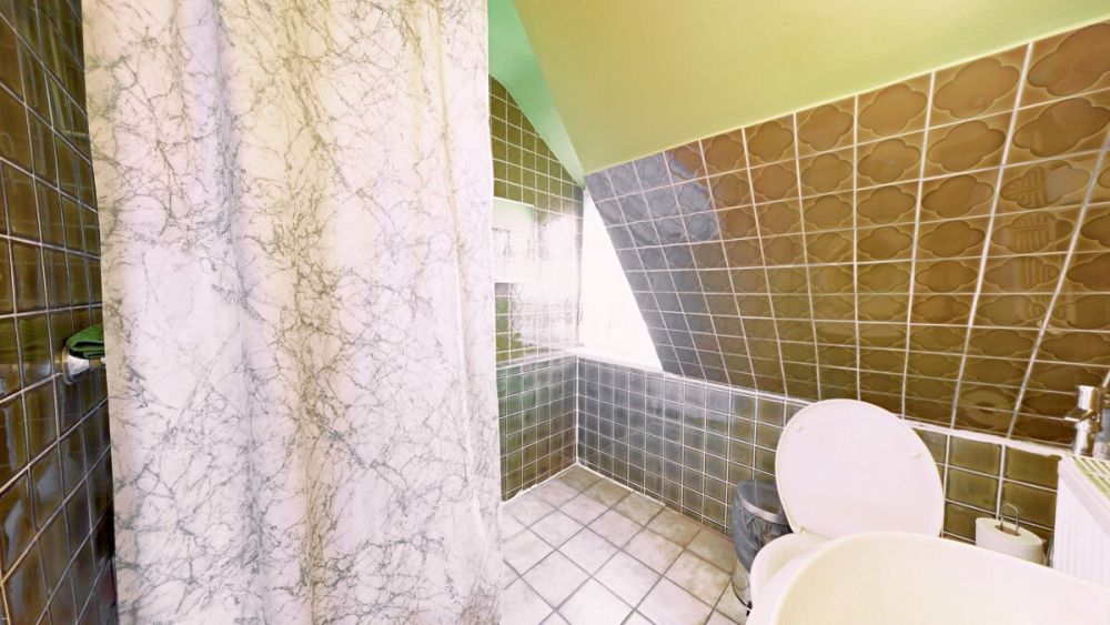 Das Wohnhaus mit Gaststätte bietet enormes Umbaupotential für Ihr Eigenheim in Schwabach-Wolkersdorf!