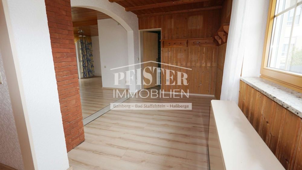 Zweifamilienhaus + Einliegerwohnung in zentraler Lage von Hallstadt