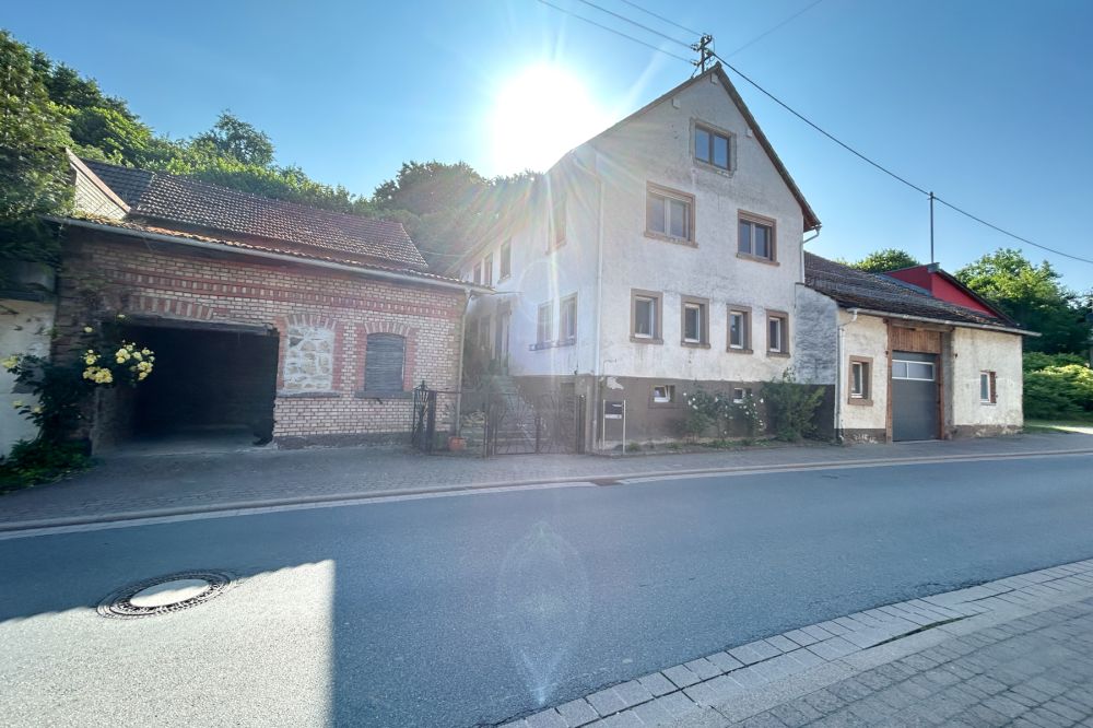 Sanierter Wohntraum: Einfamilienhaus mit PV-Anlage, Klimaanlage und Nebengebäude!