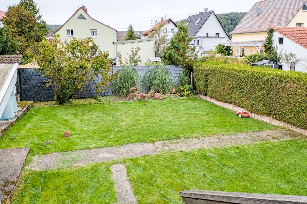 Einzugsbereites Einfamilienhaus wartet auf Sie: Interessante Immobilie in ruhiger Lage  in Höchst!