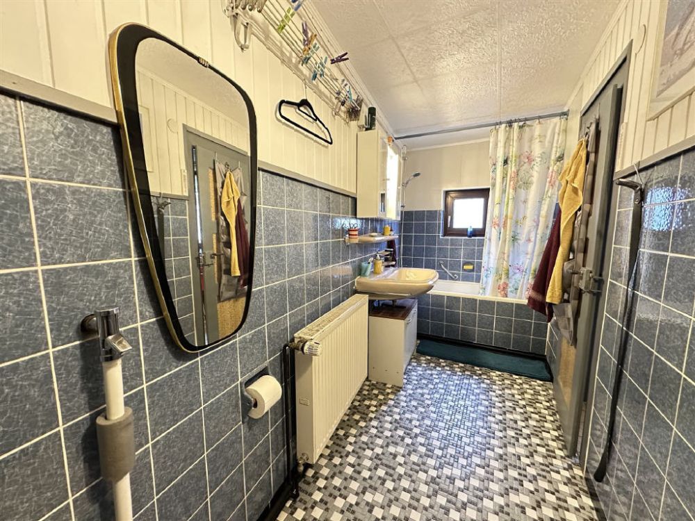 Einfamilienhaus mit Scheune und schönem Garten!