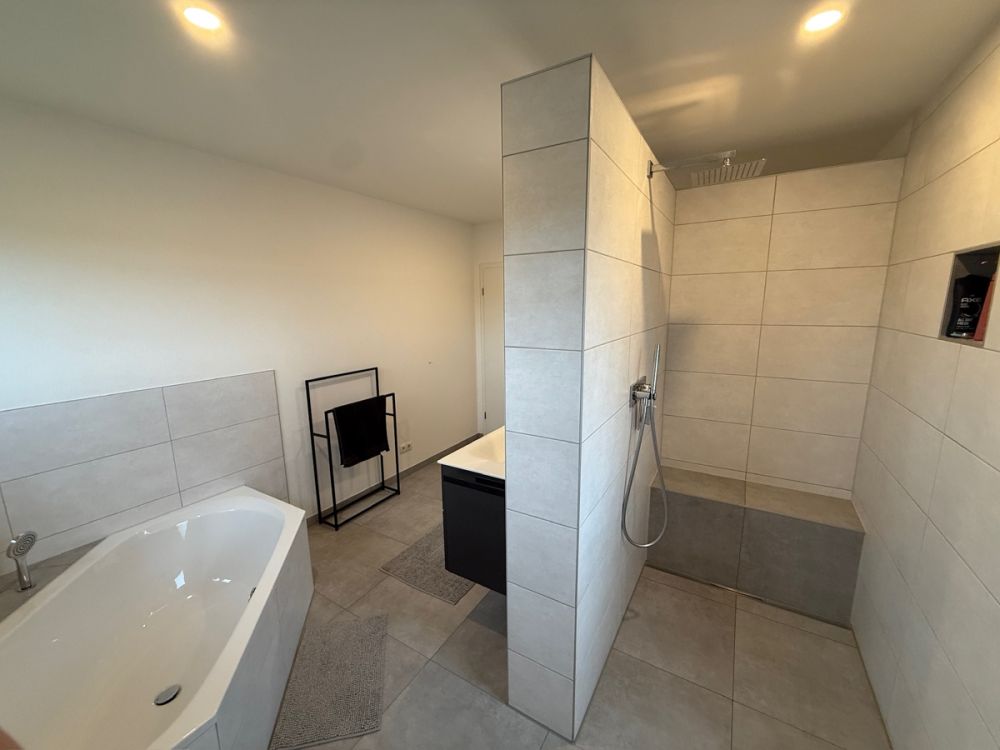 Möchten Sie neu bauen? Warum nicht gleich kaufen?  Wunderschönes Einfamilienhaus in Kirchenthumbach