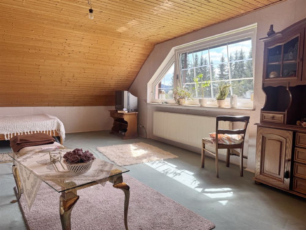 Charmantes Wohnhaus auf parkähnlichem Grundstück