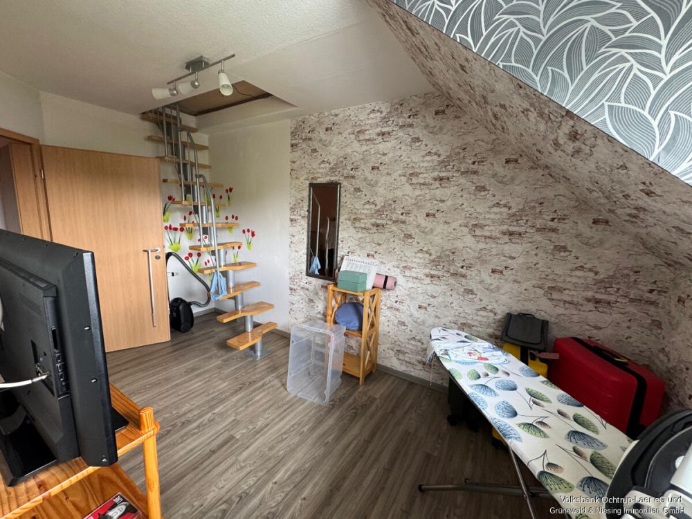 Exklusives Reihenmittelhaus mit schönem Garten in ruhiger Wohnlage !