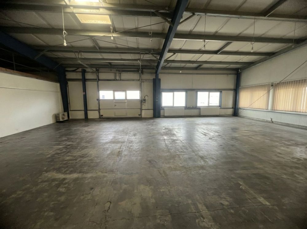 Attraktive und vielfältig nutzbare Gewerbeeinheit in Roßtal! (13)