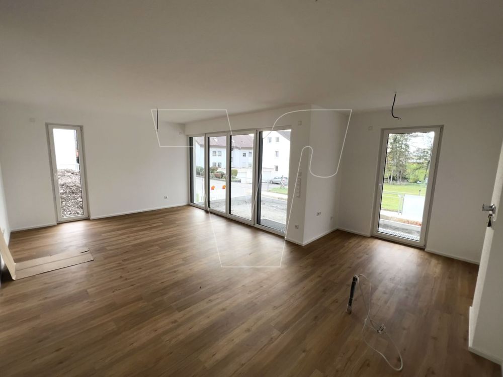 Tolle 3 Zimmerwohnung mit Terrasse