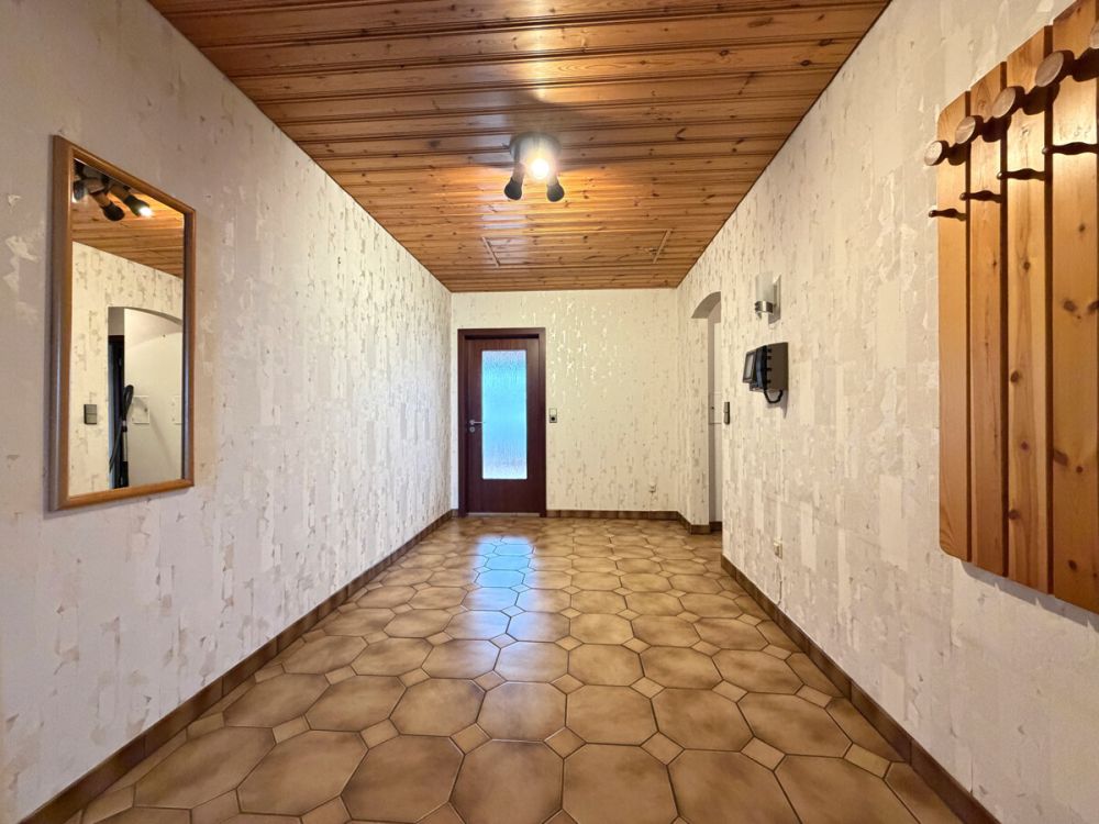 Naturidylle und Baukunst vereint: Stilvolles Wohnen in ruhiger Ortsrandlage