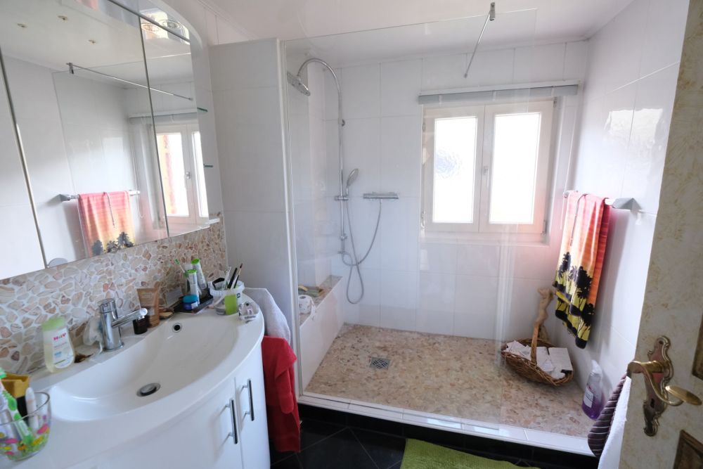 Idyllisch. Bergblick. Charmant.