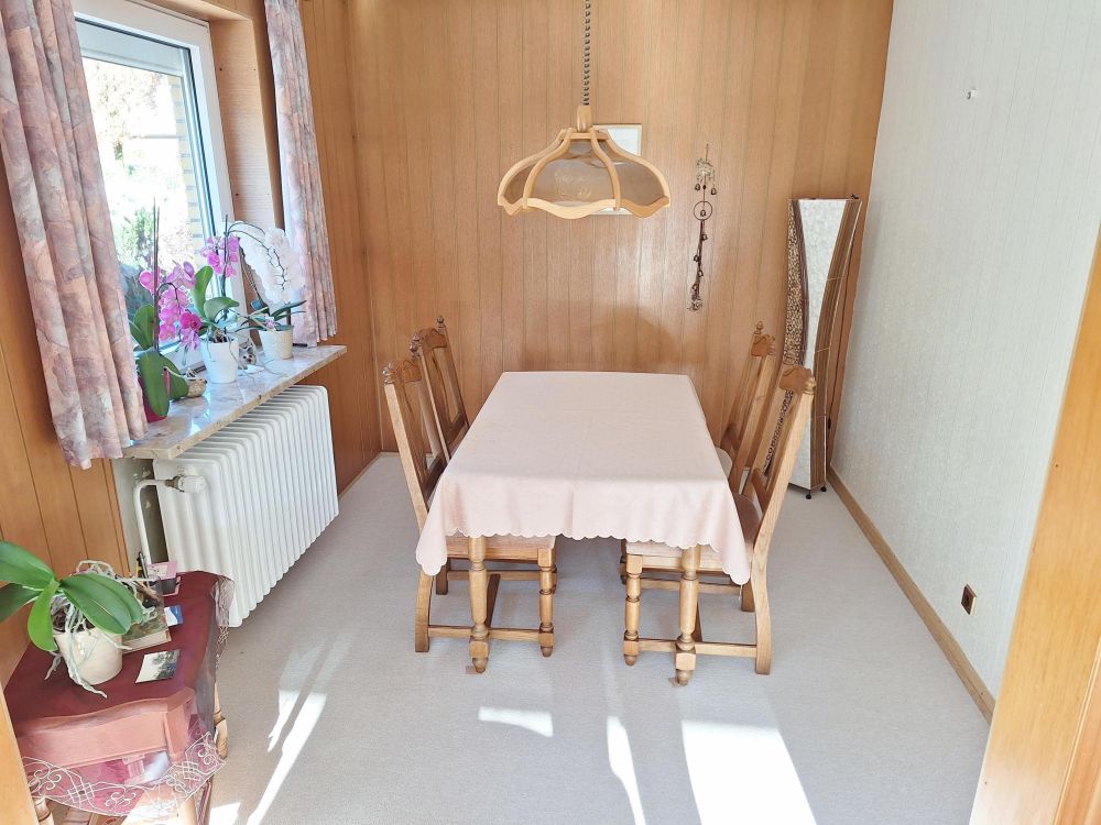 mit angrenzendem Essbereich