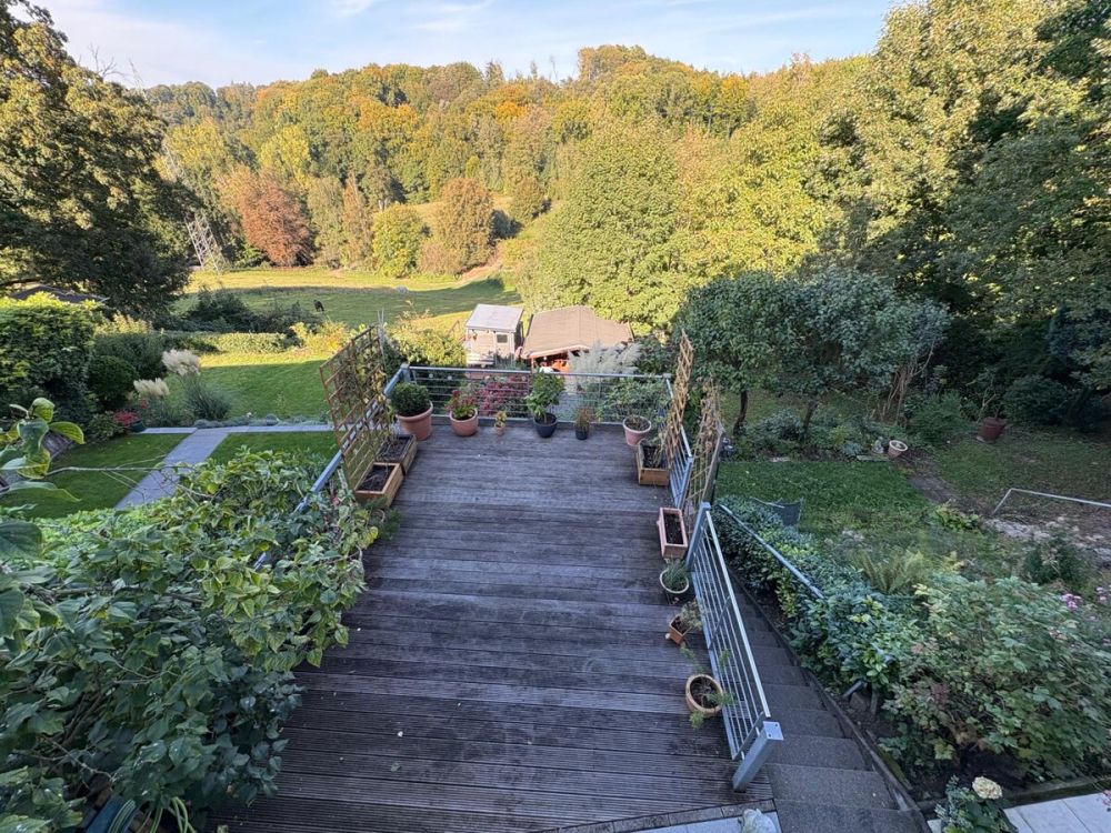 Moderne und gepflegte Split-Level-Wohnung in Bensberg