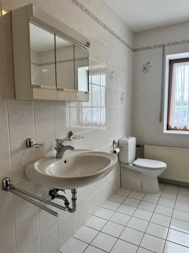 linkes Haus - Badezimmer OG