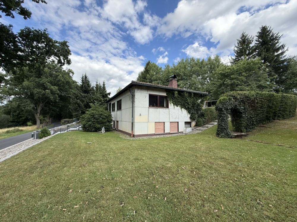 weitläufiger Garten