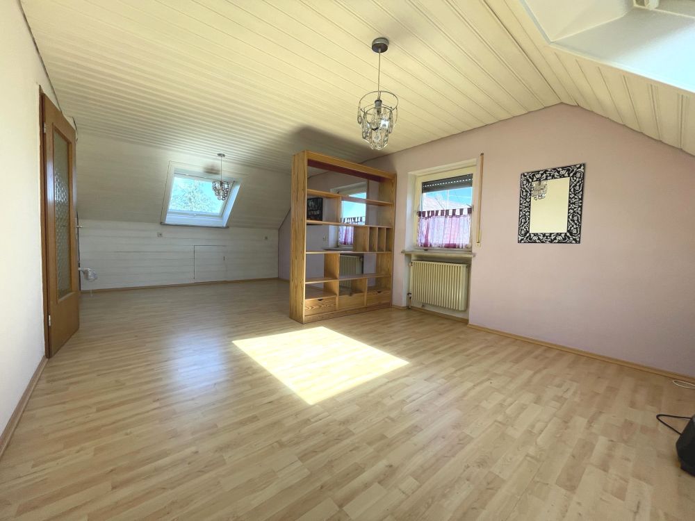 FLEXIBLES 2-FAMILIENHAUS IN ORTSRANDLAGE