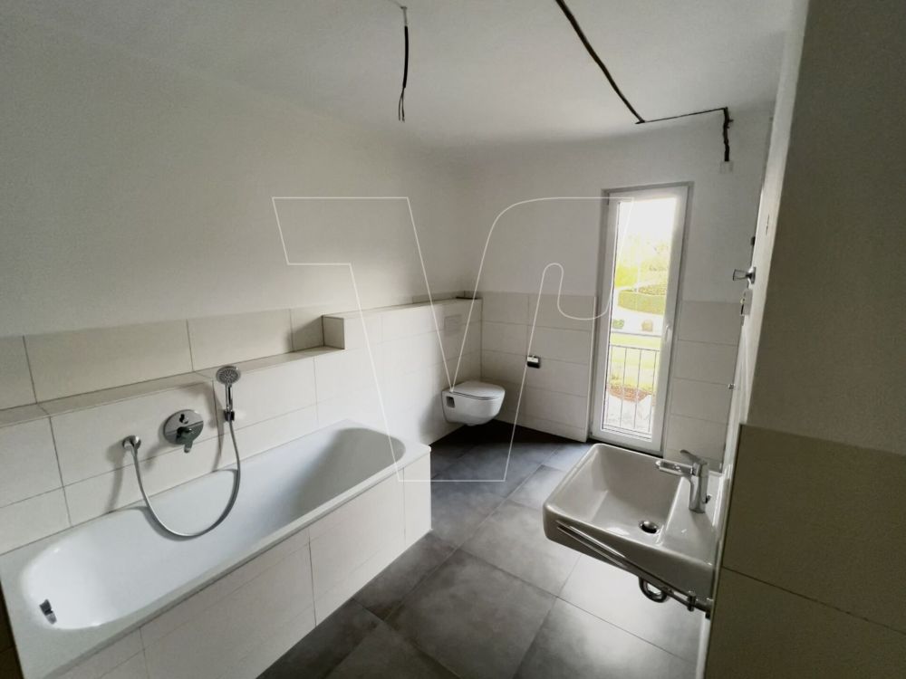 Barrierefreie 4 Zimmerwohnung im 1. Obergeschoss mit Blick ins Grüne