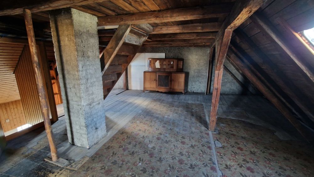 Sanierungsobjekt mit viel Platz und Nebengebäude in Mitterteich zu verkaufen