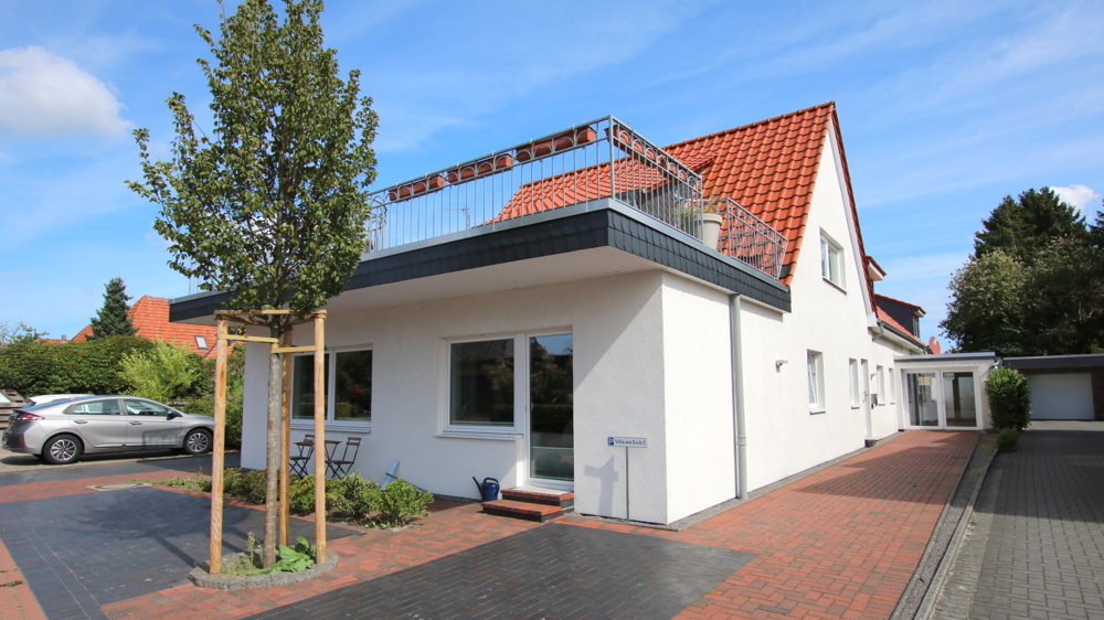 Stilvolle Erdgeschosswohnung mit Einbauküche und Terrasse in Wiefelstede / Zentrum