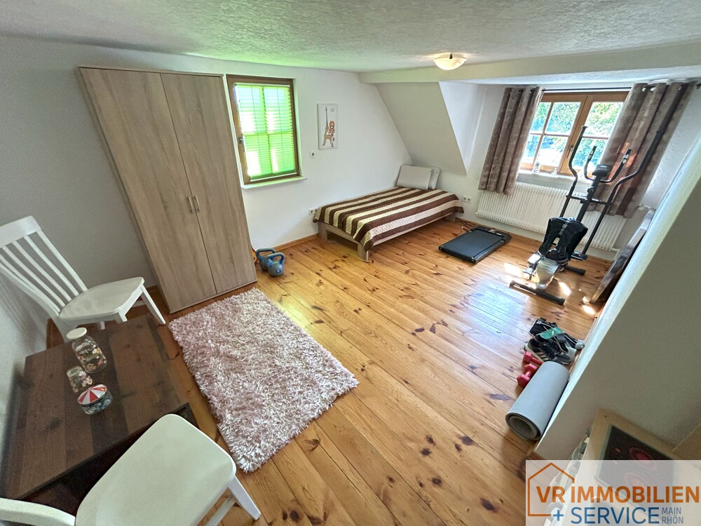 Urlaub für Gäste und ein Zuhause für Sie! - Wohnhaus mit Pension in idyllischer Lage von 97647 Hausen!