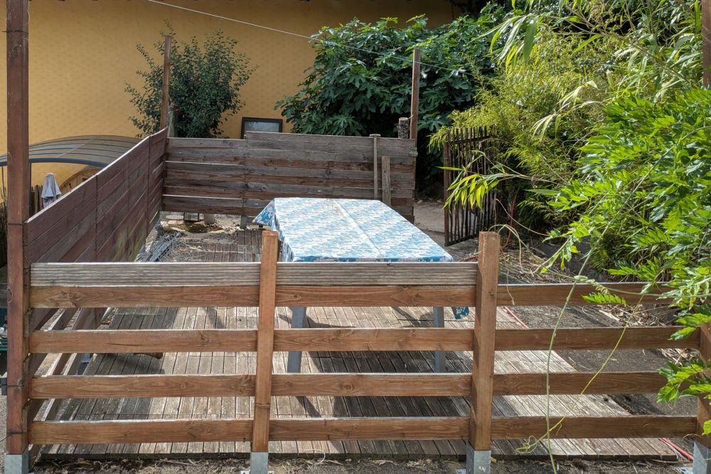 Selbstnutzer & Kapitalanleger aufgepasst:  2-Familienhaus mit Garagentrakt und viel Potential!