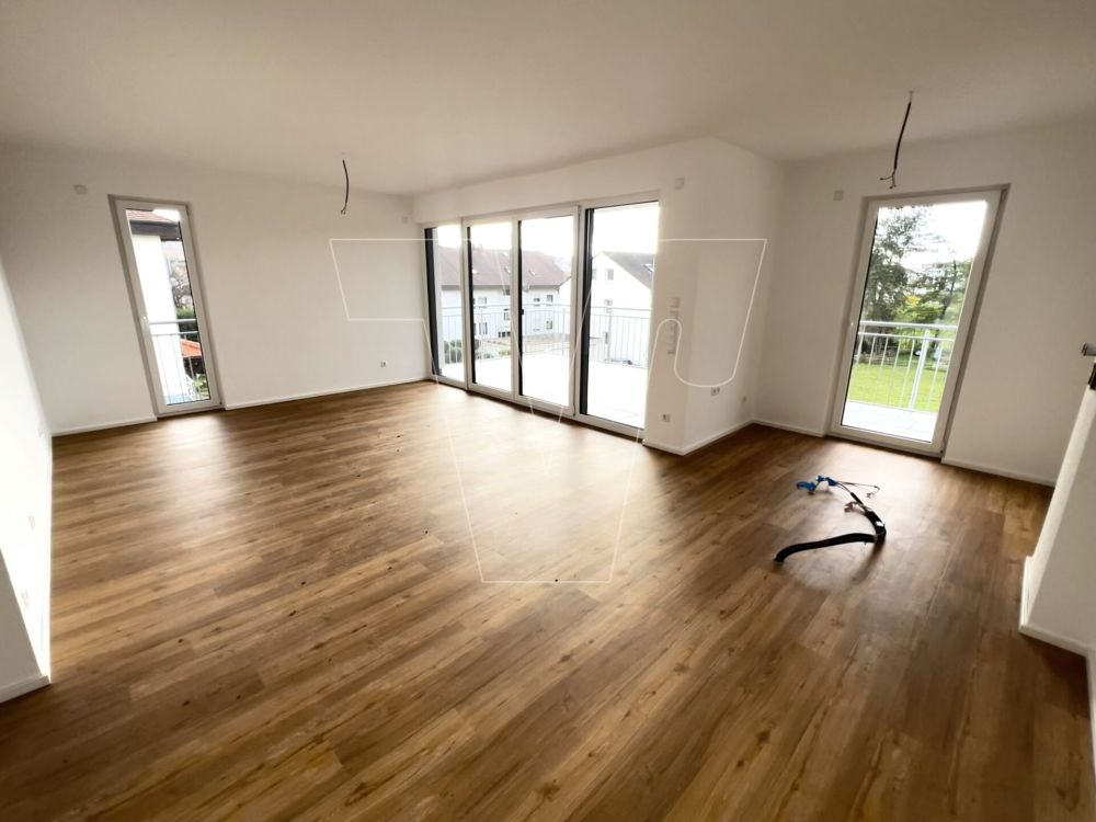 Schöne Familienwohnung mit überdachtem Balkon