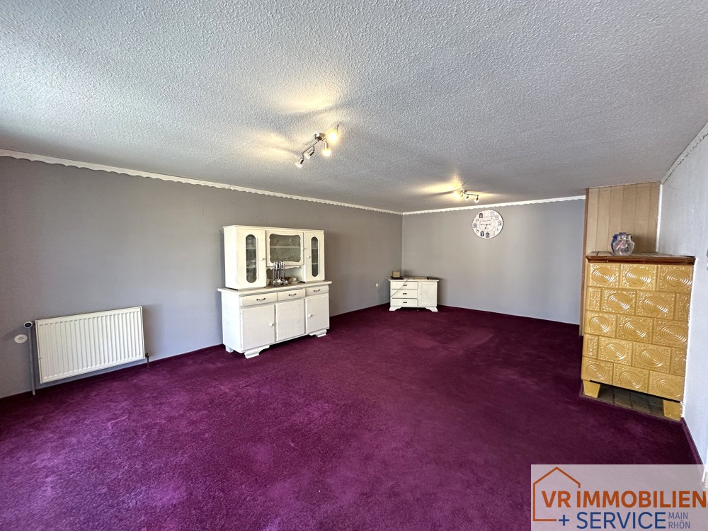 Doppelhaushälfte mit zwei Wohneinheiten und großem Potenzial in 98617 Meiningen-Walldorf