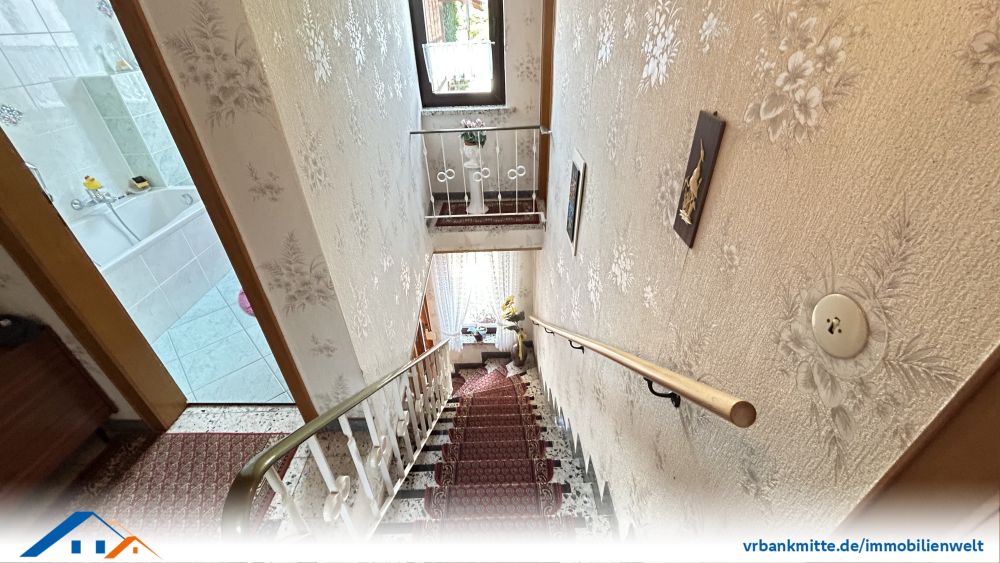 Gepflegtes Einfamilienhaus mit geräumiger Scheune und Garten