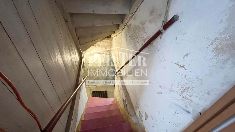 Großzügiges Sanierungsobjekt mit viel Entwicklungspotenzial in Hallstadt