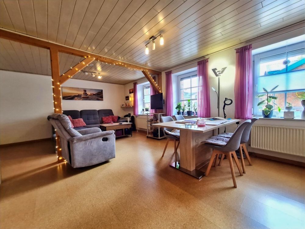 Der Traum vom eigenen Resthof: viel Platz, Pferdestallungen & 3-Mietwohnungen direkt an der Treene