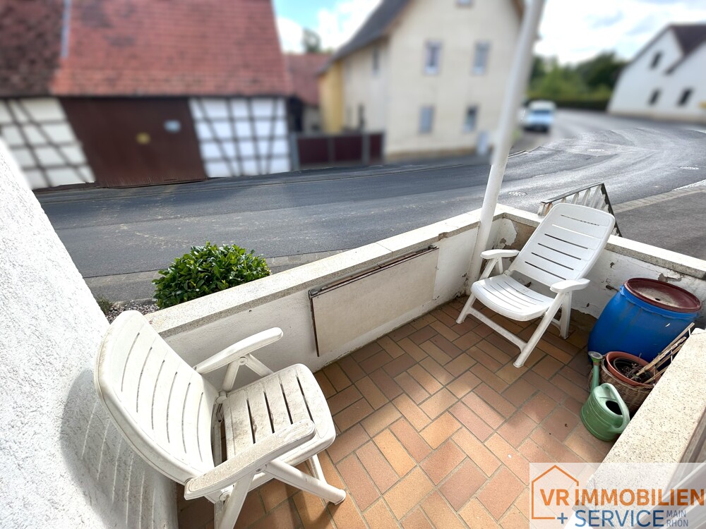 Wohnen & Leben auf dem Land: Großzügiges Wohnhaus mit Halle und Garten in 97633 Gollmuthhausen!