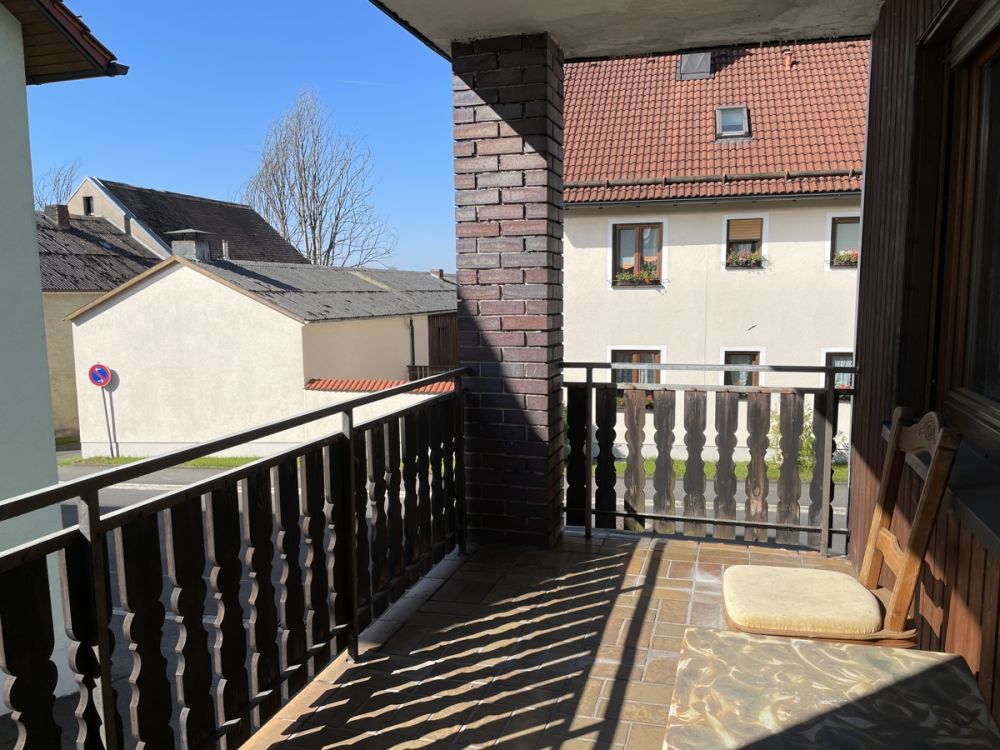 Doppelhaushälfte mit großer Scheune und Garten