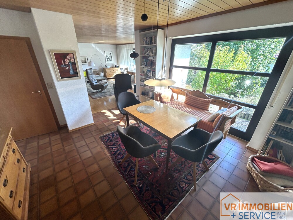 Ihre grüne Oase in 97638 Mellrichstadt ! Einfamilienhaus mit Doppelgarage und traumhaftem Grundstück!