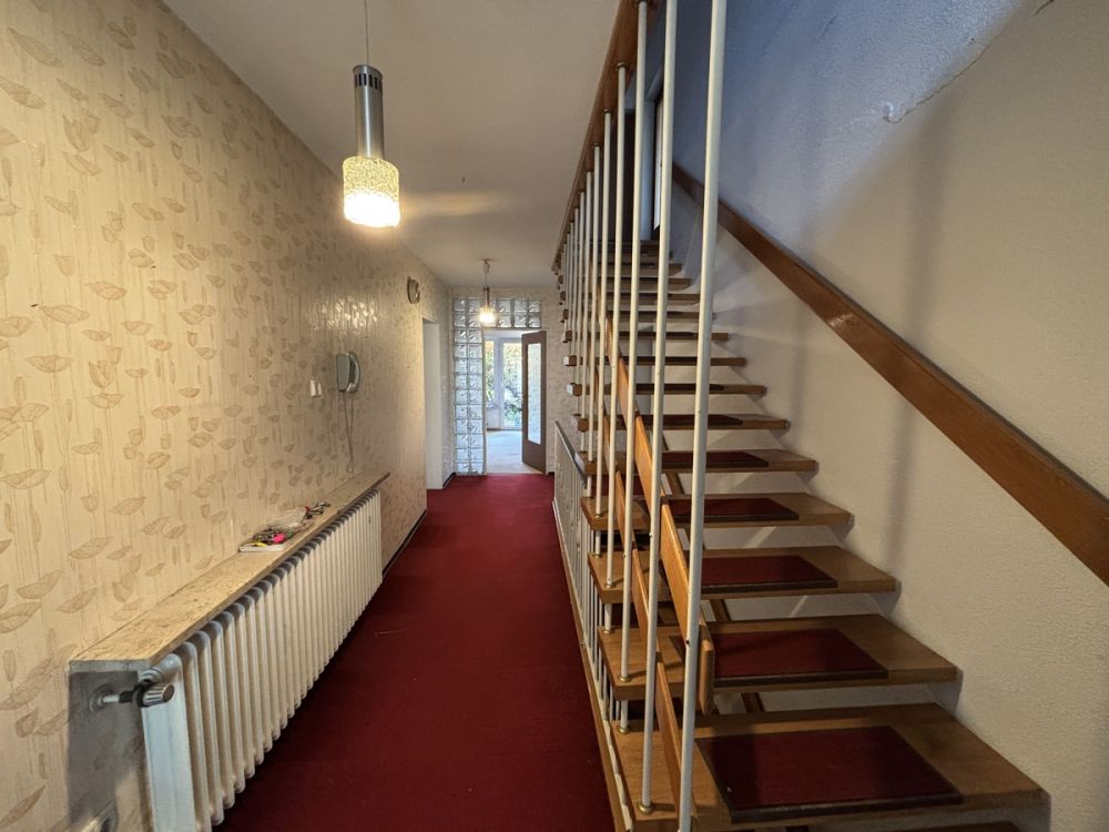 Geräumiges Familienhaus mit großem Garten - mit etwas Liebe zum Traumzuhause