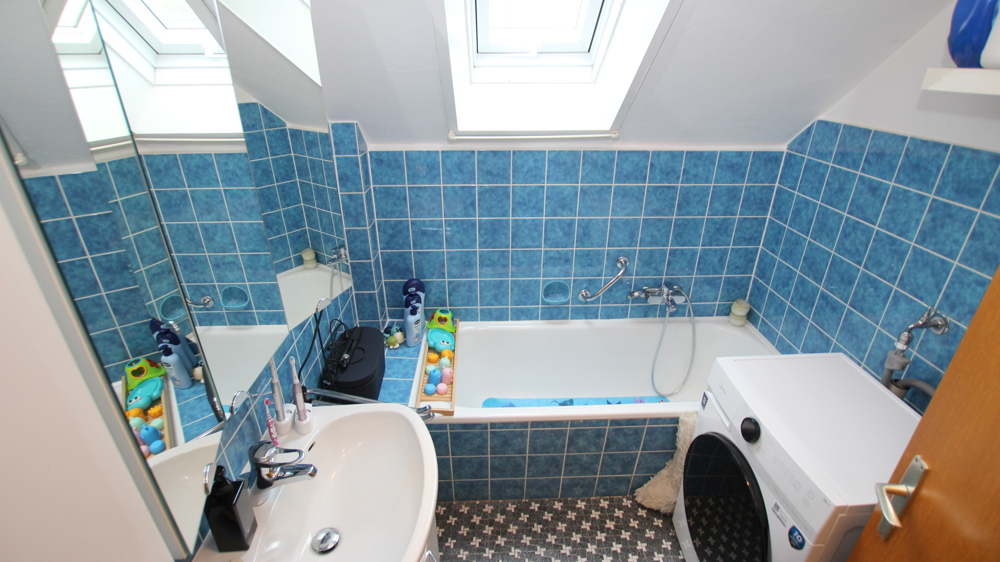 Gepflegtes Zweifamilienhaus mit zwei Garagen und Garten in ruhiger Lage von Bad Zwischenahn-Wehnen