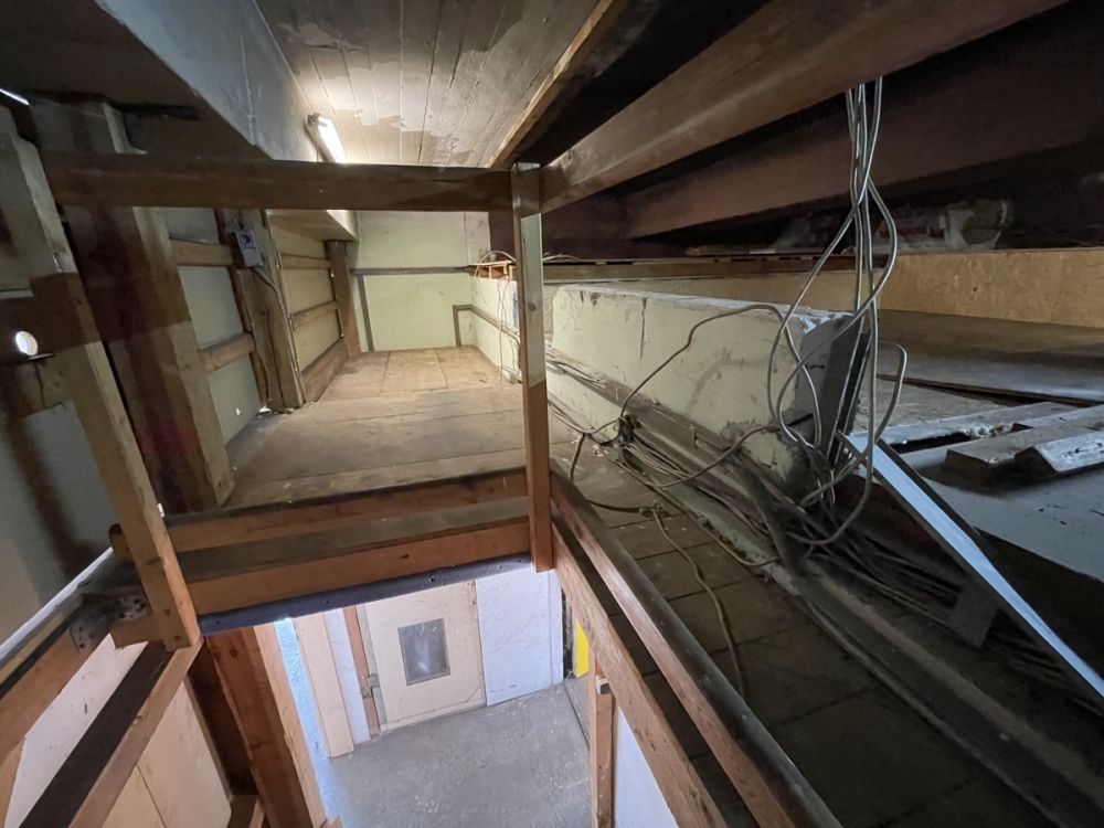 Ruhig gelegenes Baugrundstück mit Halle und riesigen Gartengrundstück!