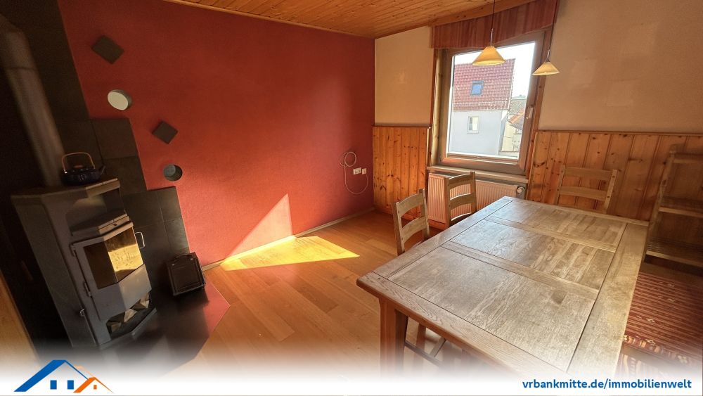 Charmantes Wohnhaus mit großzügigem Grundstück und vielseitiger Scheune