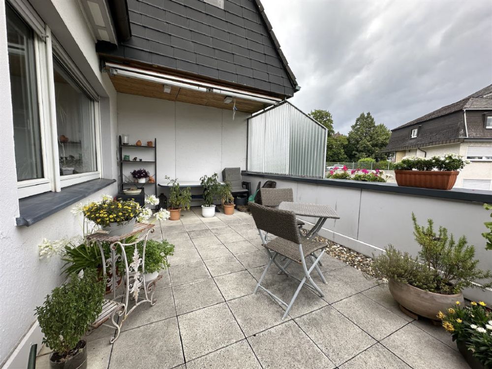 / Domizil mit Potenzial: Großzügiges Zuhause für mehrere Generationen oder zur Vermietung