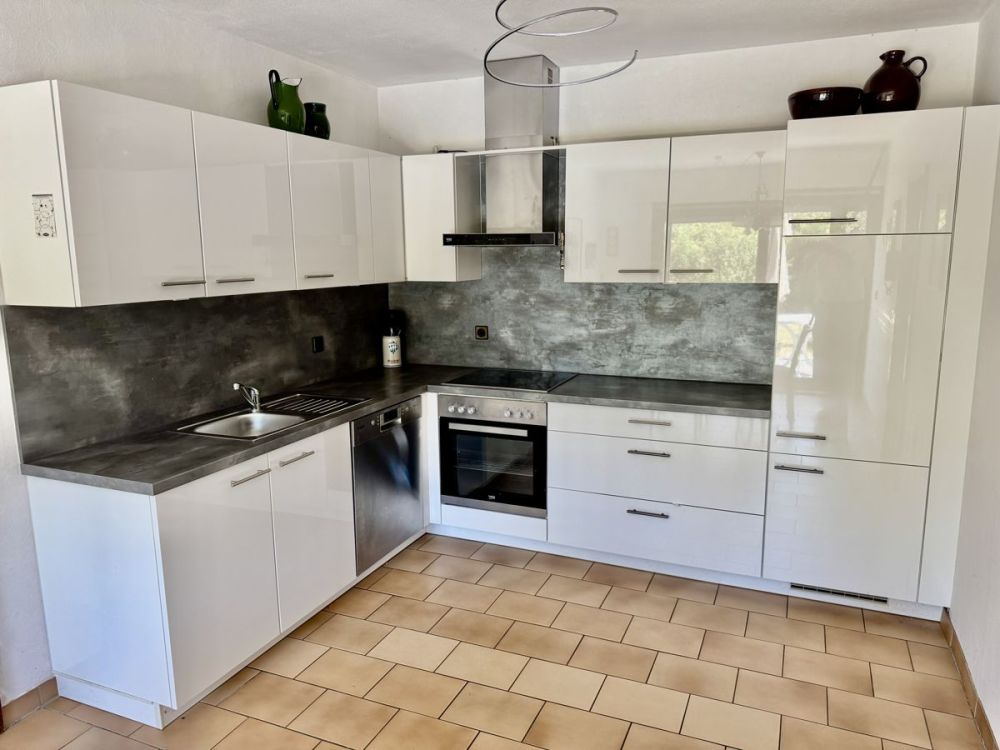 Freistehendes Einfamilienhaus in Traumlage
- Offen, großzügig und umgeben von Grün -