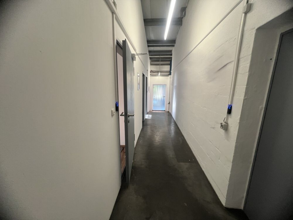 Attraktive und vielfältig nutzbare Gewerbeeinheit in Roßtal! (14)