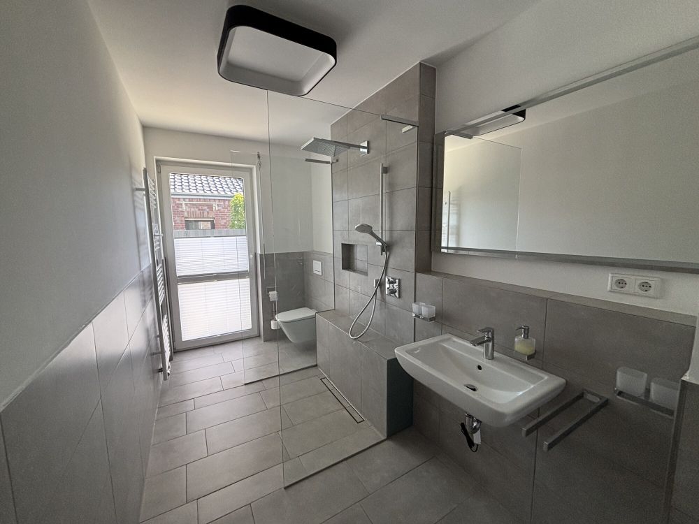Modern & barrierefrei!
4-Zimmer-Wohnung mit Tiefgarage
im beliebten Stadtteil Rheine-Wietesch! (14)