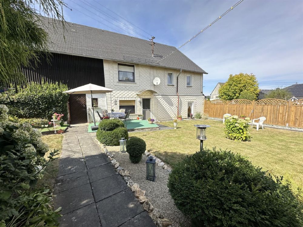 Historisches Einfamilienhaus mit schönem Grundstück